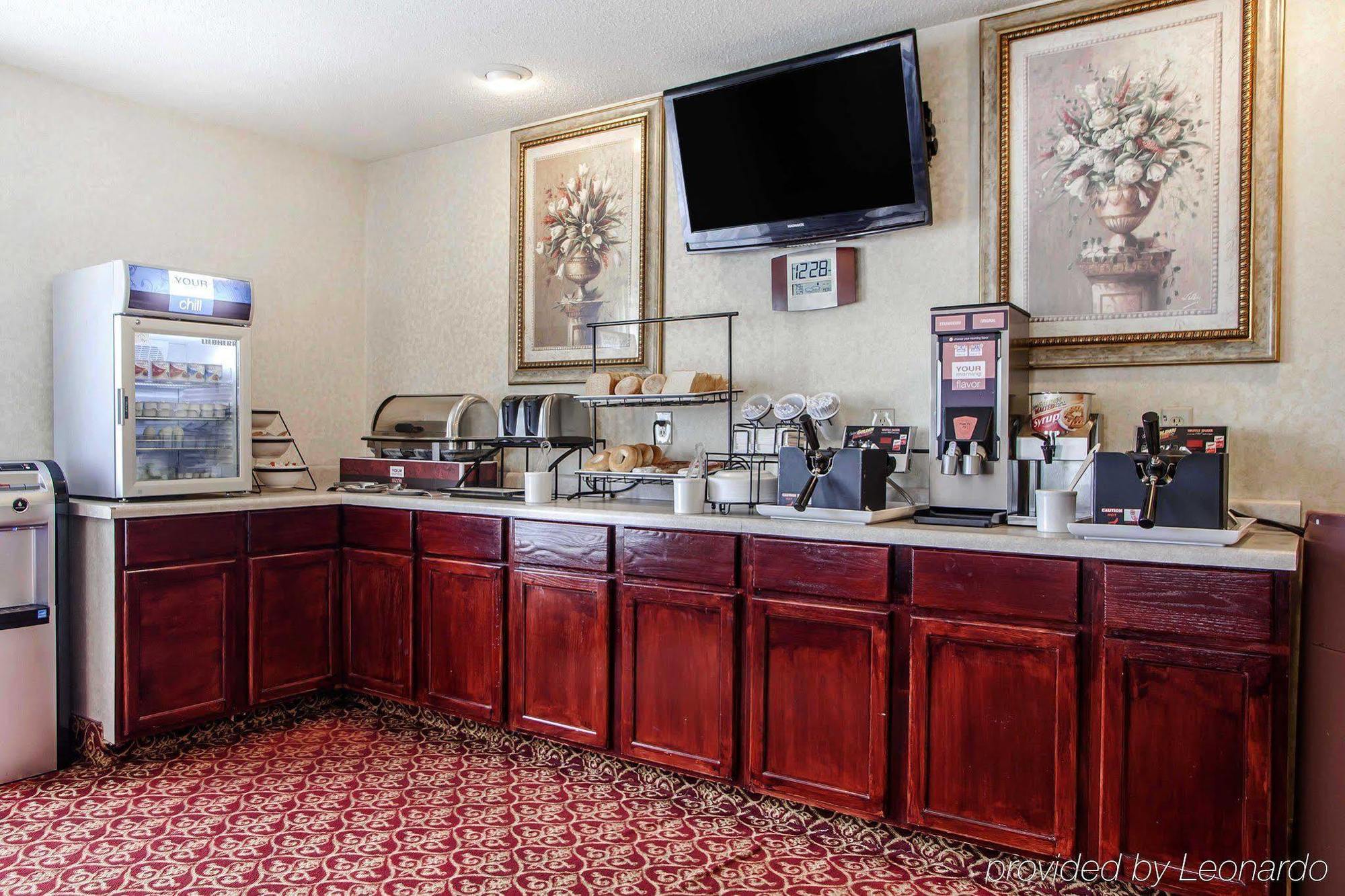 Hotel Clarion Pointe - Mount Pleasant